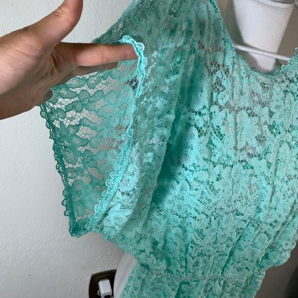 Green lace cute top size S (NWT) - Picture 6 of 7